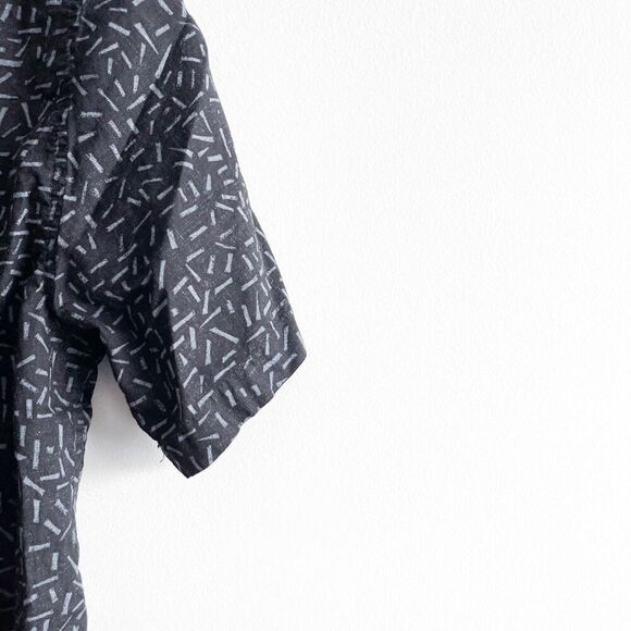 Billabong Mens Short Sleeve Button-Down Shirt Abstract Black Size Medium - Picture 3 of 6